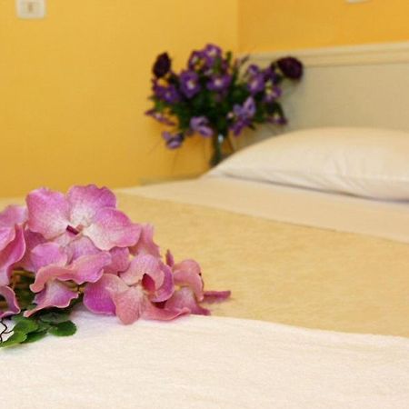 Hotel Leuco' Martinsicuro Bagian luar foto