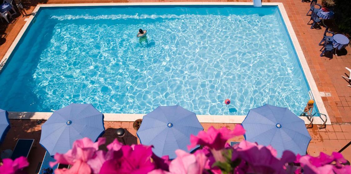 Hotel Leuco' Martinsicuro Bagian luar foto
