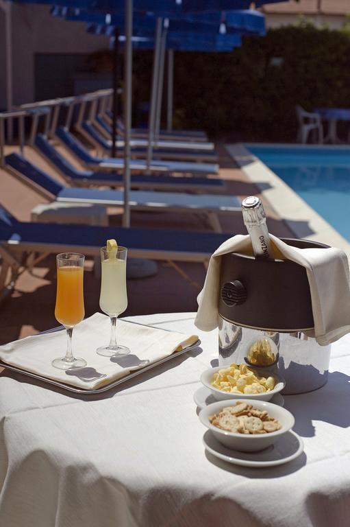 Hotel Leuco' Martinsicuro Bagian luar foto