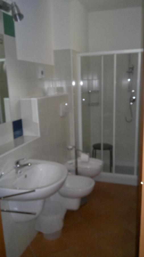Hotel Leuco' Martinsicuro Bagian luar foto