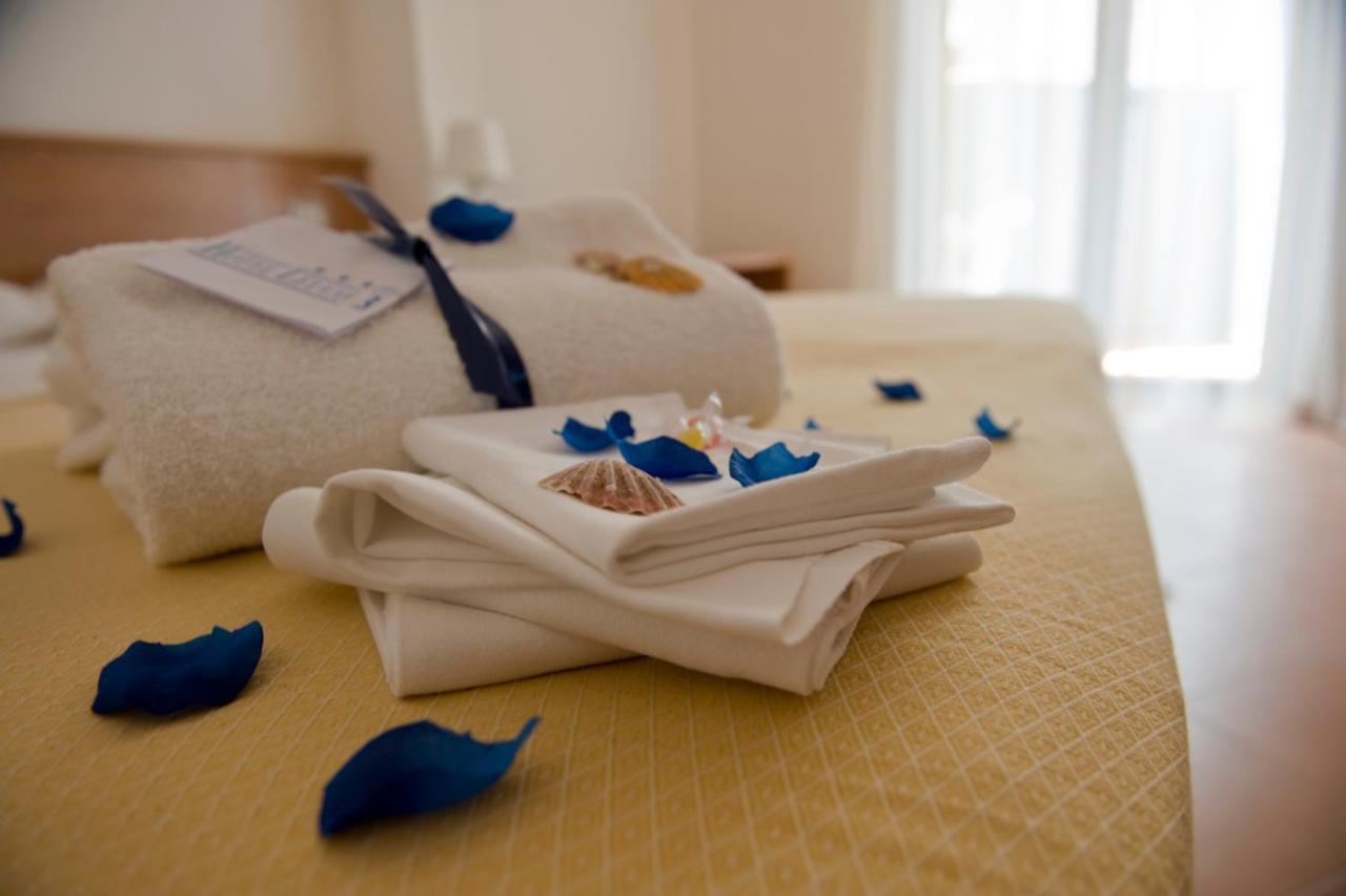 Hotel Leuco' Martinsicuro Bagian luar foto
